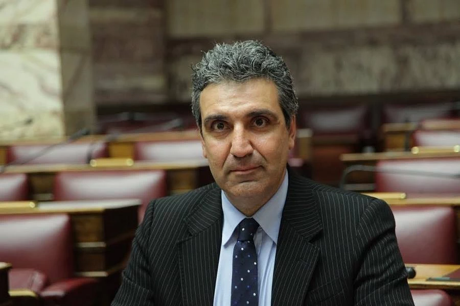 Ανεξαρτητοποιήθηκε ο βουλευτής της Ένωσης Κεντρώων Αριστείδης Φωκάς – Υπο διάλυση το κόμμα του Β. Λεβέντη